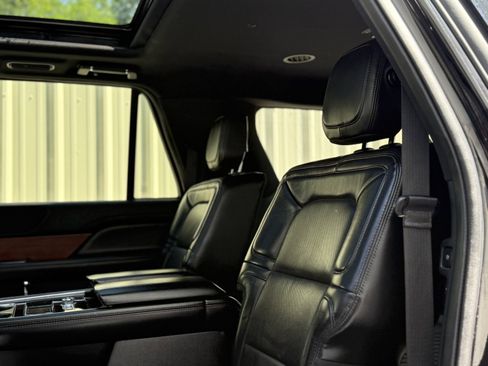 Used 2020 Lincoln Navigator L Reserve RWD image 22
