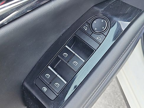 Used 2023 MAZDA MAZDA3 s image 18