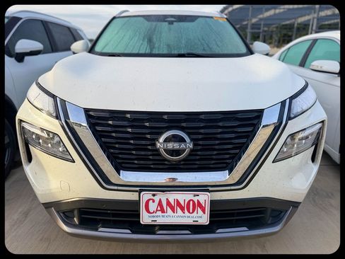 Used 2023 Nissan Rogue SL w/ SL Premium Package FWD image 2