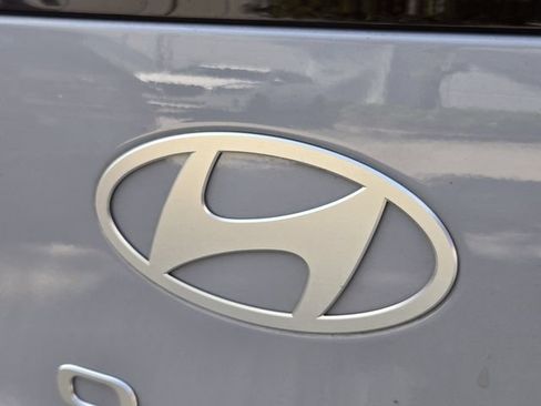 Used 2026 Hyundai Kona SEL Premium FWD image 11