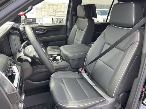 New 2026 GMC Yukon XL Elevation w/ Elevation Premium Package AWD/4WD image 11