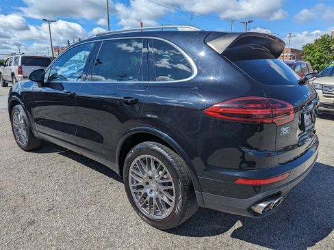 Used 2016 Porsche Cayenne S w/ Premium Plus Package image 9