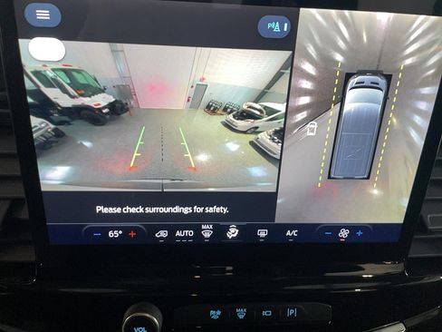 Used 2023 Ford Transit 350 XLT image 7