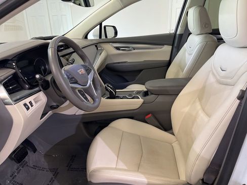Used 2021 Cadillac XT5 Premium Luxury AWD/4WD image 15