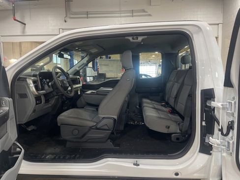 New 2025 Ford F250 XLT w/ FX4 Off-Road Package image 19