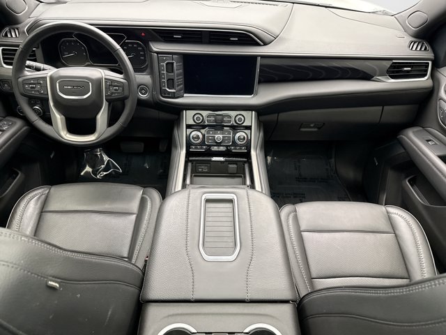Used 2021 GMC Yukon XL Denali w/ Denali Premium Package AWD/4WD image 14
