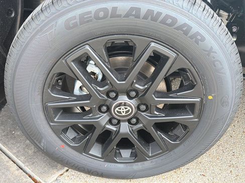 New 2026 Toyota Tundra Limited AWD/4WD image 9