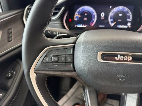 Used 2024 Jeep Grand Cherokee Limited w/ Luxury Tech Group II AWD/4WD image 34