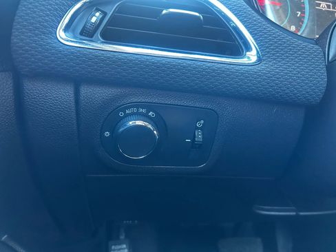 Used 2017 Chevrolet Cruze LT image 13