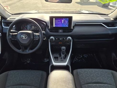 Used 2025 Toyota RAV4 XLE FWD image 15