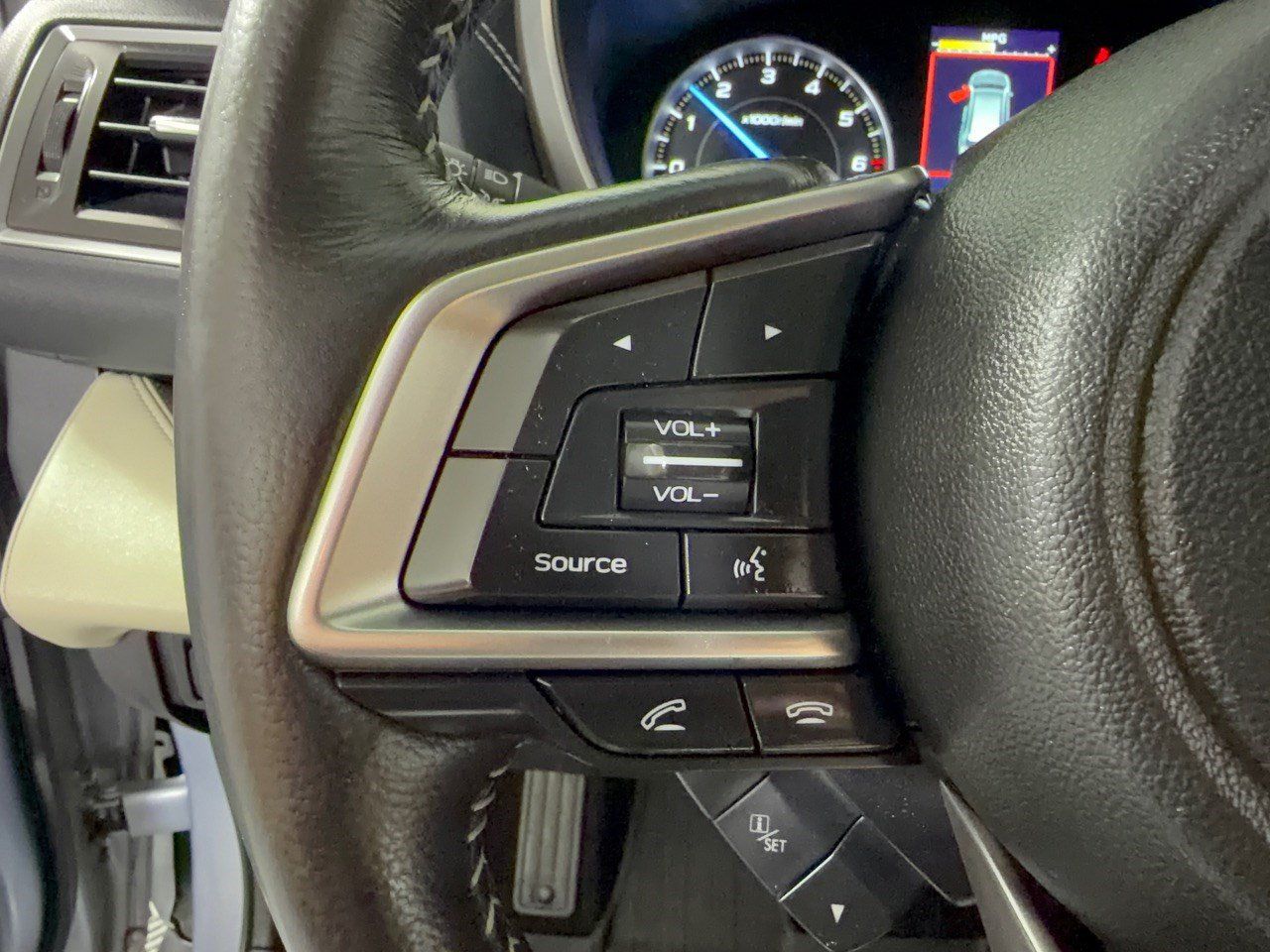 Used 2019 Subaru Ascent Limited AWD/4WD image 18