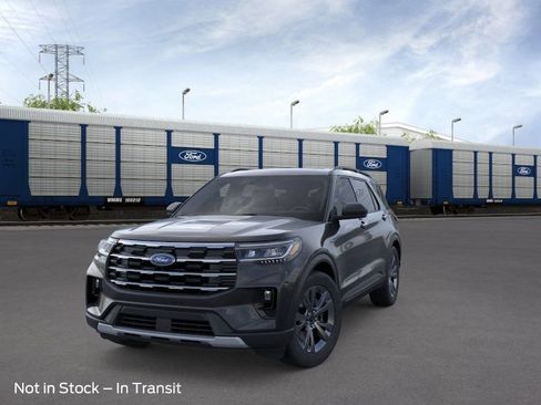 New 2026 Ford Explorer Active w/ Active Comfort Package AWD/4WD image 2