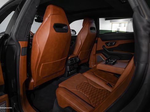 Used 2021 Lamborghini Urus image 34