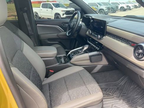 Used 2024 Chevrolet Colorado ZR2 w/ Technology Package AWD/4WD image 9