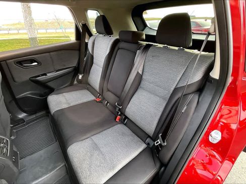 Used 2021 Nissan Rogue SV image 21