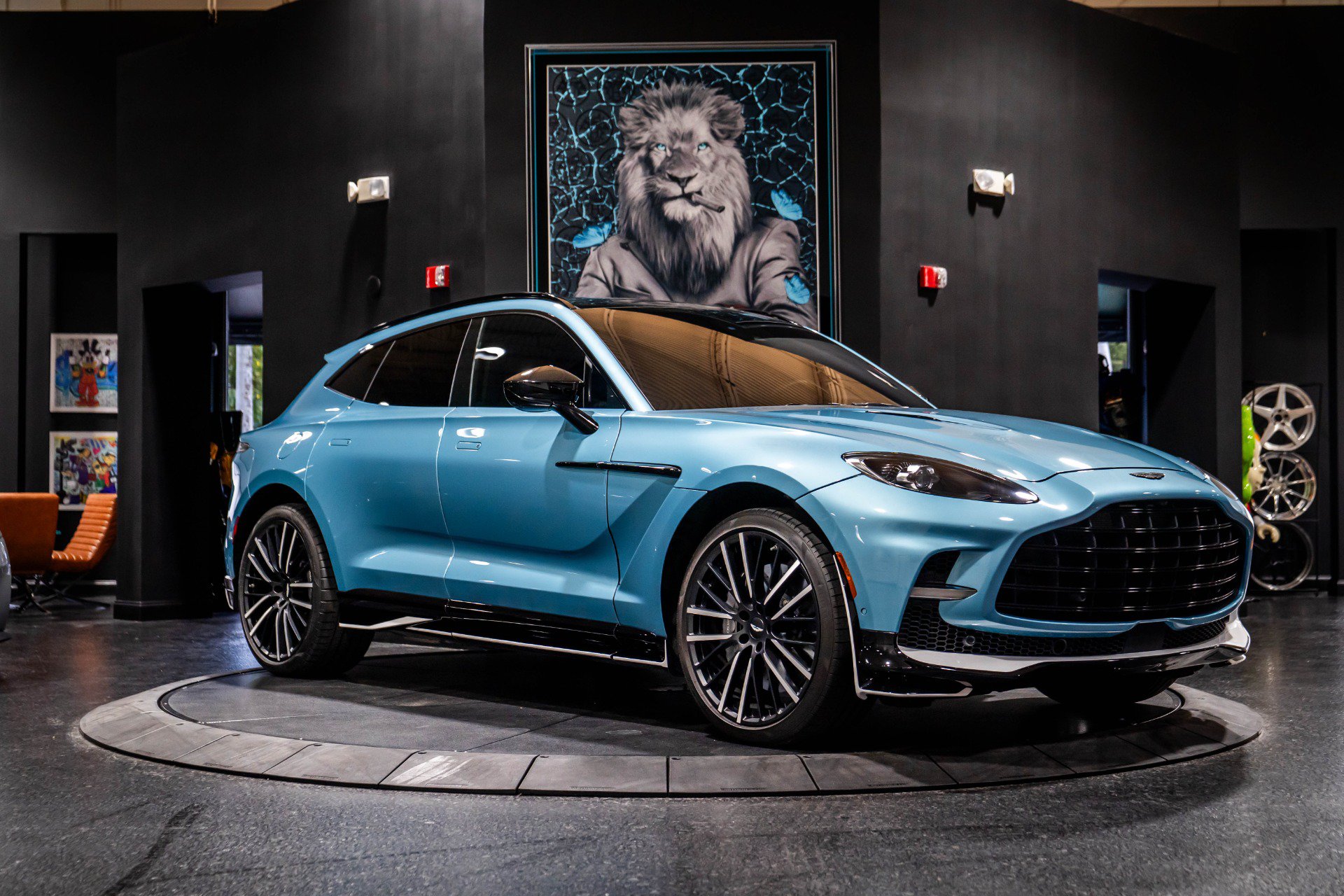 Used 2023 Aston Martin DBX 707 AWD/4WD image 10