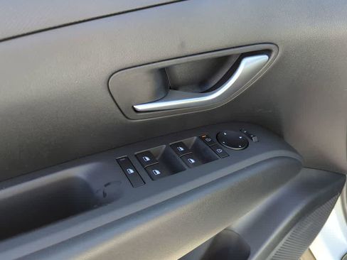 New 2026 Hyundai Tucson SE image 17