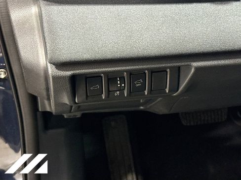 Used 2025 Subaru Outback Premium AWD/4WD image 10