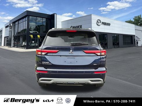 Used 2023 Mitsubishi Outlander SEL AWD/4WD image 10