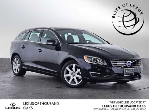 Used 2016 Volvo V60 T5 Platinum image 1