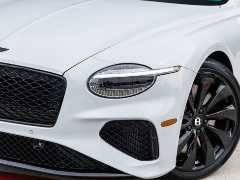 Used 2025 Bentley Continental GTC AWD/4WD image 17