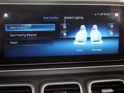 Used 2020 Mercedes-Benz GLE 350 4MATIC w/ Premium Package image 47