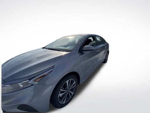 Certified 2024 Kia Forte LXS image 2