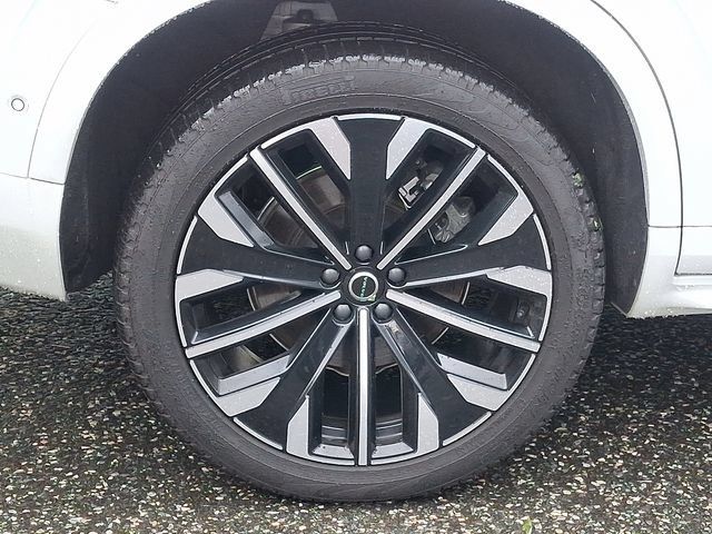 Used 2025 Volvo XC90 T8 Ultra w/ Protection Package Premier AWD/4WD image 7