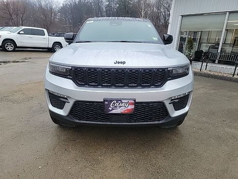 New 2025 Jeep Grand Cherokee Limited image 2