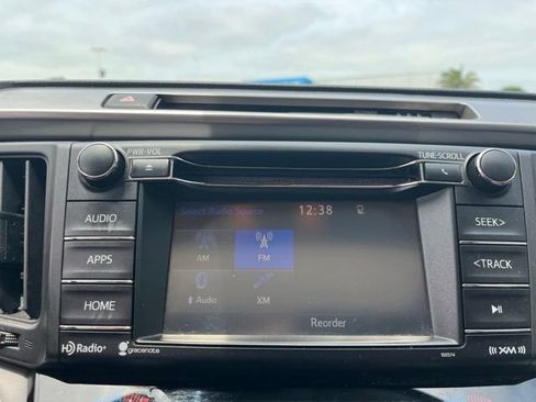 Used 2018 Toyota RAV4 XLE FWD image 22