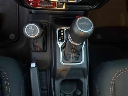 Used 2023 Jeep Gladiator Mojave w/ Cold Weather Group image 20