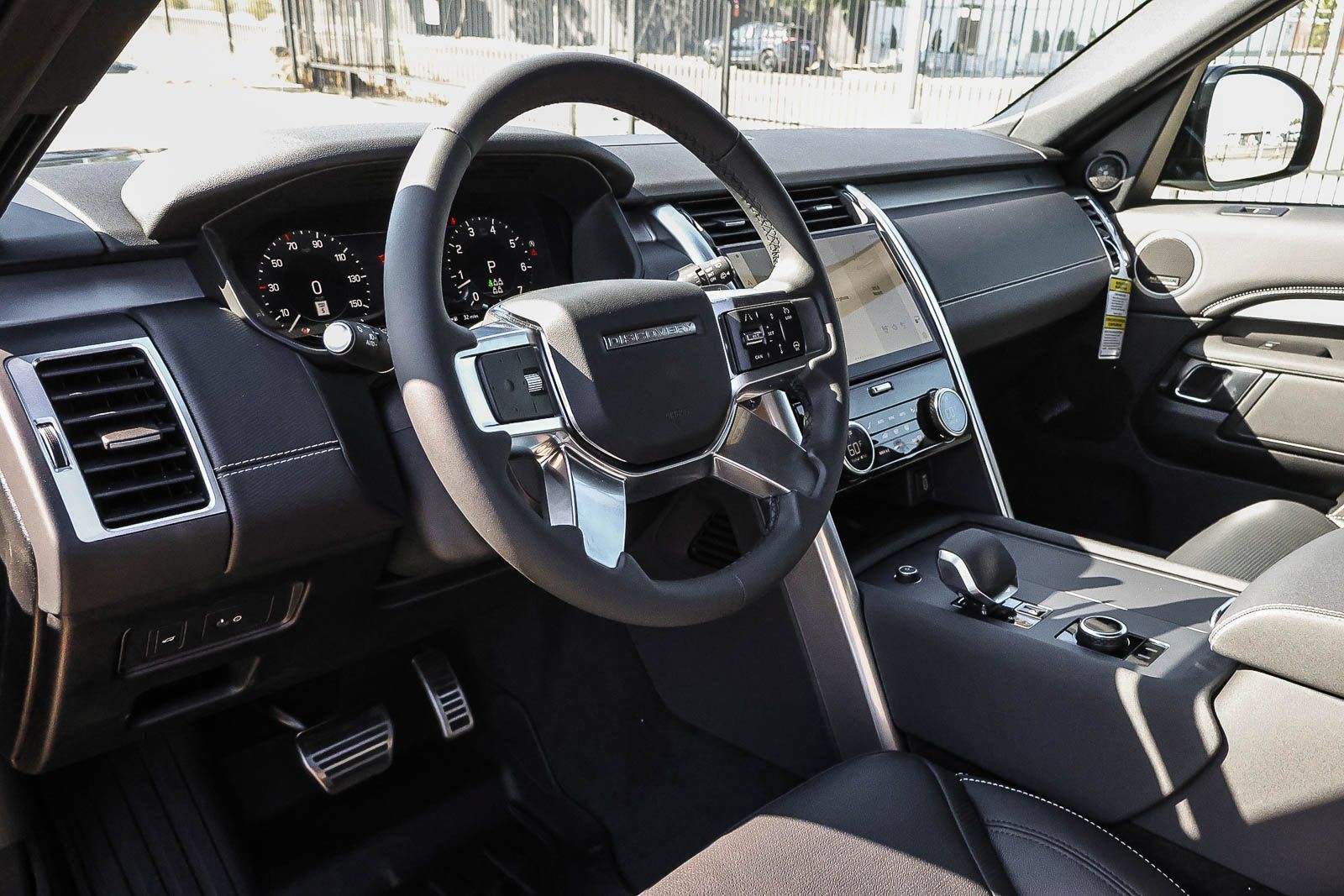 New 2026 Land Rover Discovery Limited Edition AWD/4WD image 27