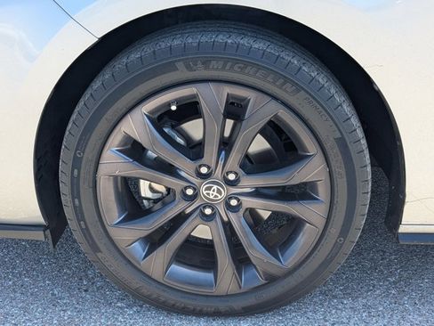 Used 2023 Toyota Sienna XSE w/ XSE Plus Package FWD image 10