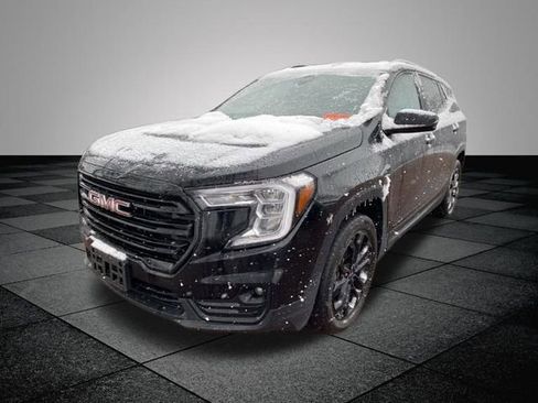 Used 2022 GMC Terrain SLT w/ Elevation Edition image 6