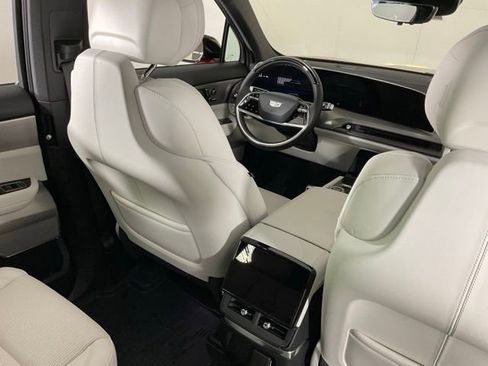 New 2026 Cadillac Vistiq Sport w/ LPO, Floor Liner Package image 30