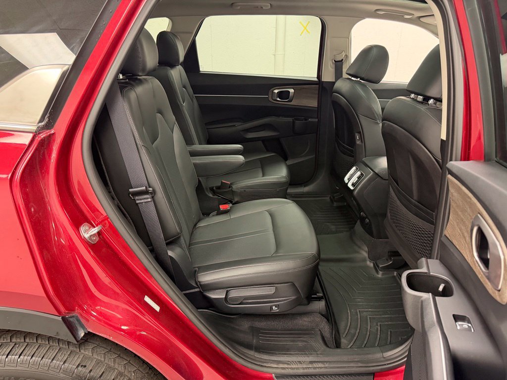 Used 2021 Kia Sorento EX w/ Panoramic Sunroof Package AWD/4WD image 14