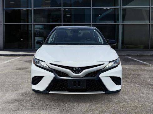 Used 2019 Toyota Camry XSE FWD image 5