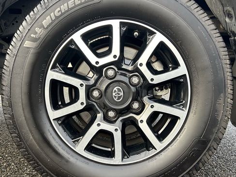 Certified 2016 Toyota Tundra SR5 image 25