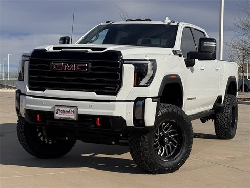 Used 2024 GMC Sierra 2500 AT4 w/ AT4 Premium Plus Package image 2