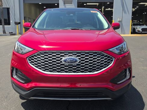 Certified 2023 Ford Edge SEL w/ Convenience Package AWD/4WD image 2