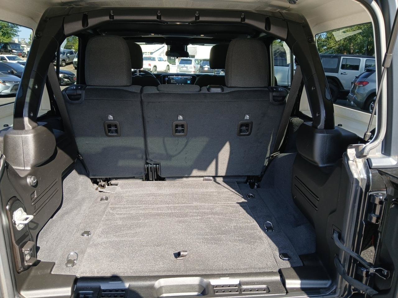 Used 2024 Jeep Wrangler Unlimited Sport AWD/4WD image 9