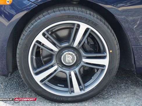 Used 2015 Rolls-Royce Wraith image 12