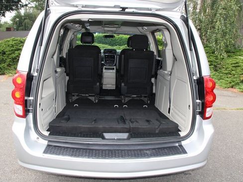 Used 2012 Dodge Grand Caravan Crew FWD image 17