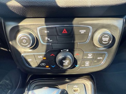 Used 2018 Jeep Compass Limited w/ Safe & Security Group image 30