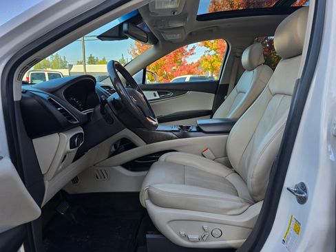 Used 2018 Lincoln MKX Reserve w/ Luxury Package image 17