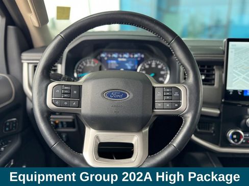 Used 2024 Ford Expedition XLT image 6