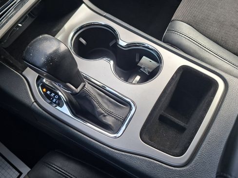 Used 2020 Jeep Grand Cherokee Altitude RWD image 16