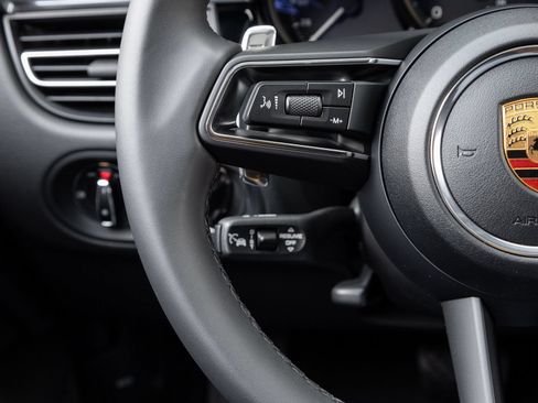 Certified 2026 Porsche Macan AWD/4WD image 15