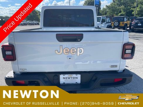 Used 2020 Jeep Gladiator Overland AWD/4WD image 39