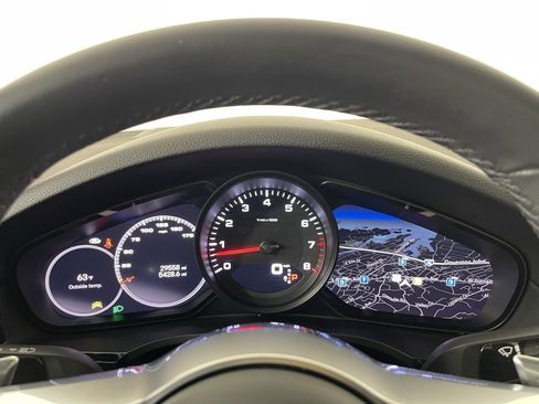 Certified 2023 Porsche Cayenne Platinum Edition image 30